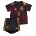 Otroški Nogometni dresi Nemčija Leon Goretzka #8 Gostujoči SP 2022 Kratek Rokav (+ Kratke hlače)